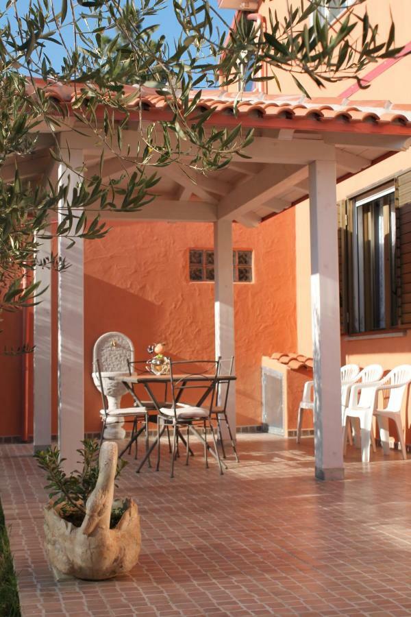 Da Martina Villa Domusnovas Bagian luar foto